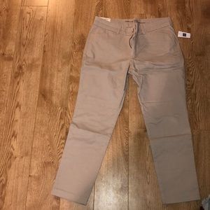 Brand new Gap pants the slim city khaki